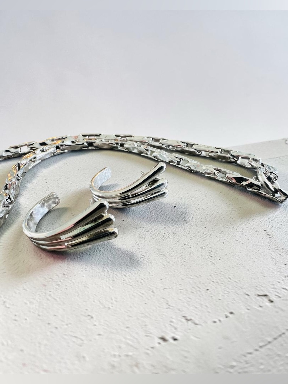 Coro x Avon - Coro Silver-Tone Choker Necklace & Complimenting Avon Earrings - Picture 5 of 6